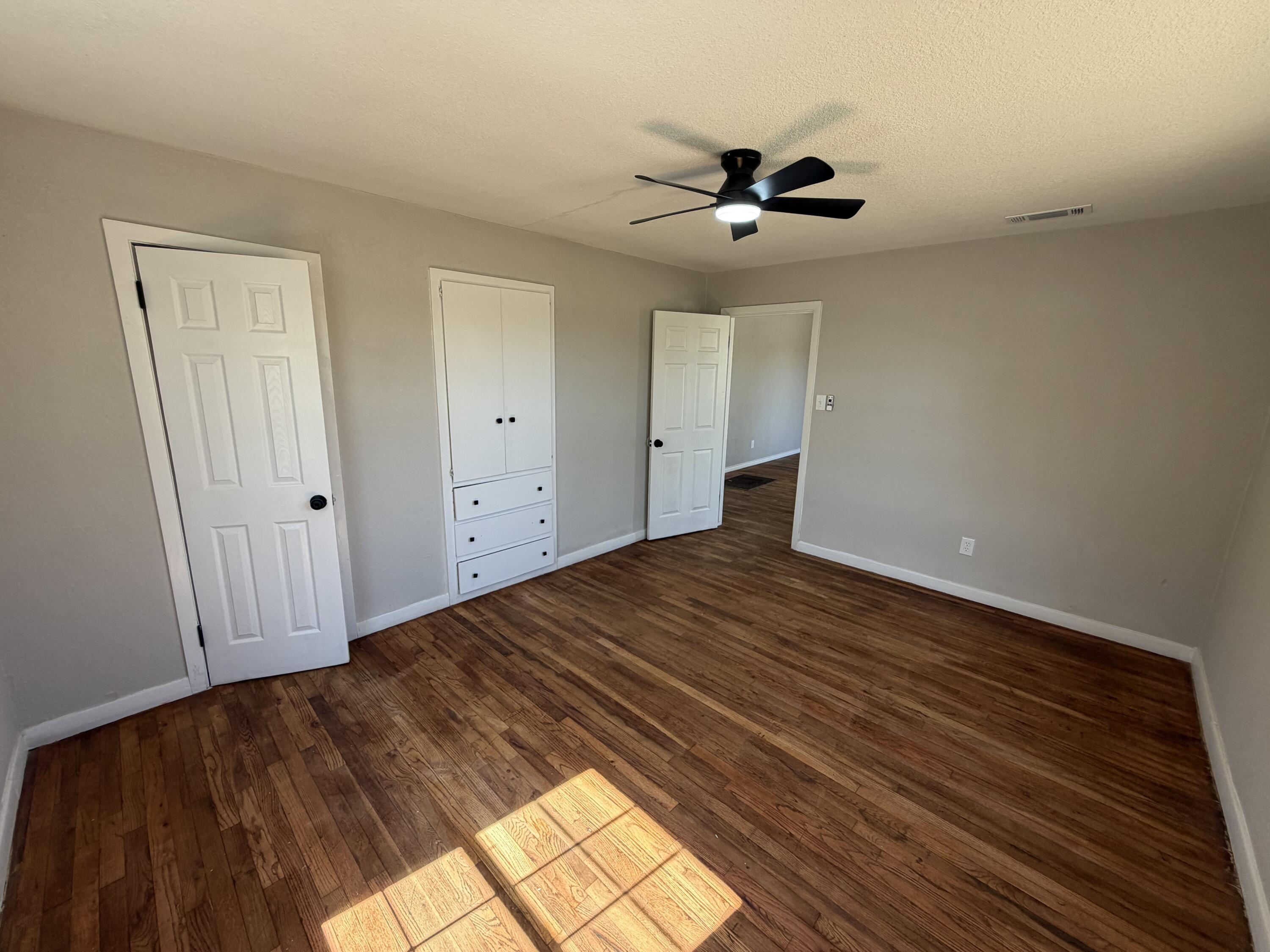 4413 40th Street Lubbock, TX 79414 - Photo 5 of 17 IMG_4843 2