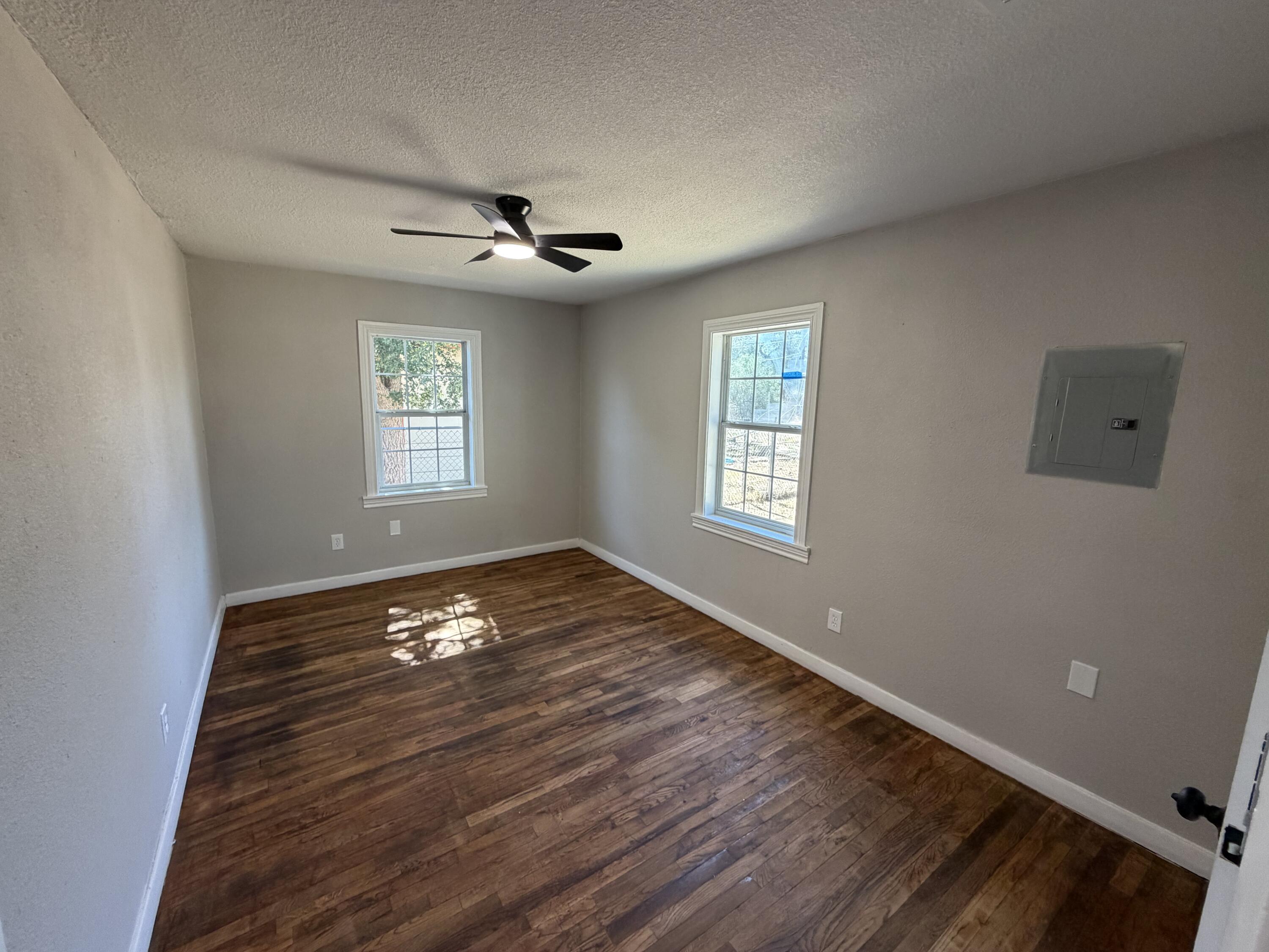 4413 40th Street Lubbock, TX 79414 - Photo 8 of 17 IMG_4846 2