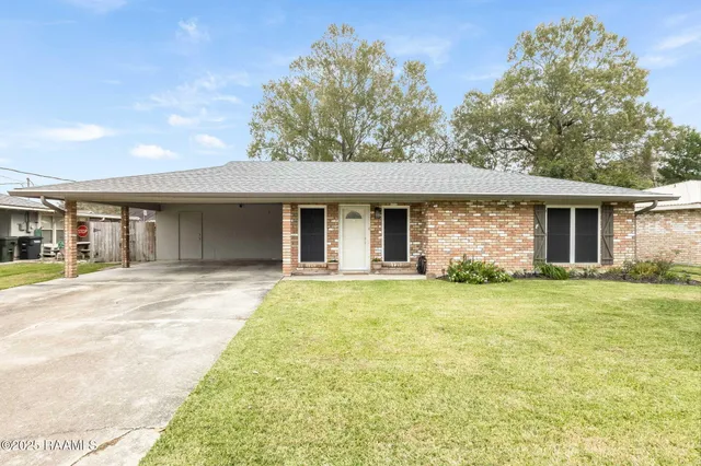 $165,000 | 124 Alameda Street, New Iberia, LA 70563