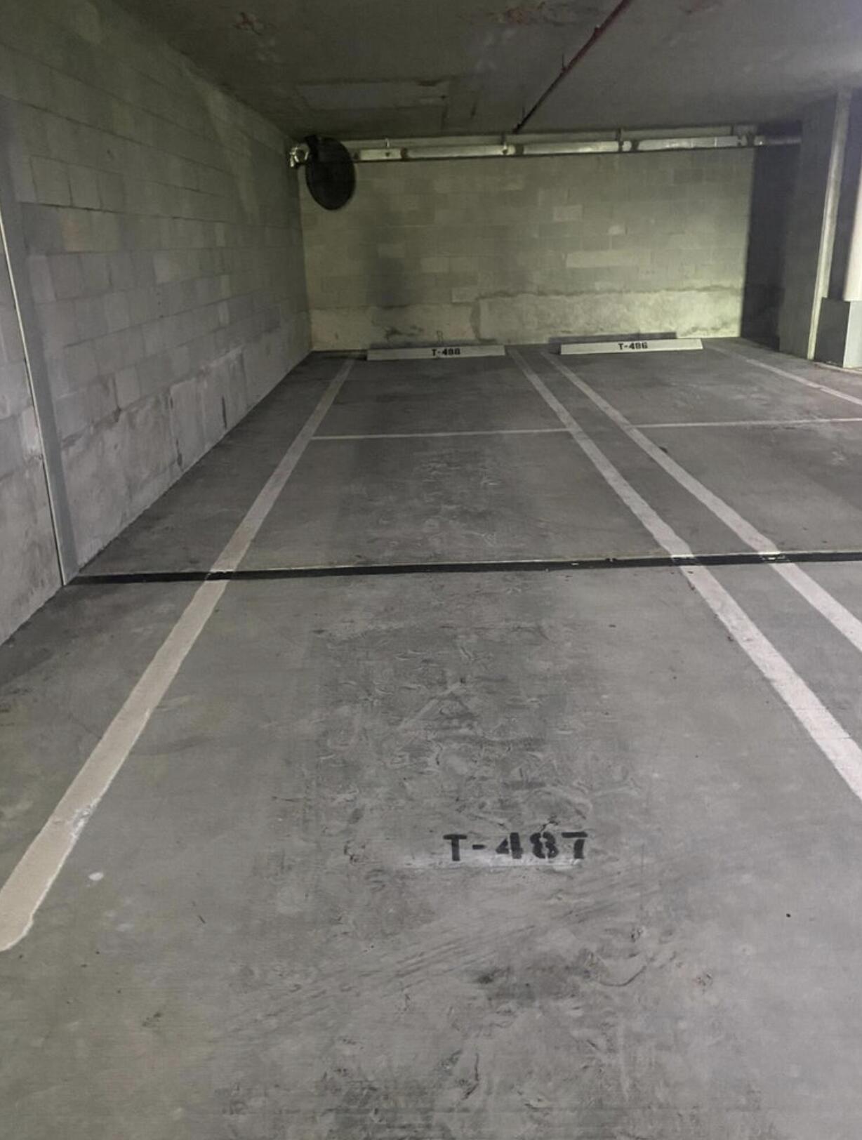 550 Okeechobee Boulevard, Unit 428 West Palm Beach, FL 33401 - Photo 28 of 29 a close view of a shower in a bathroom