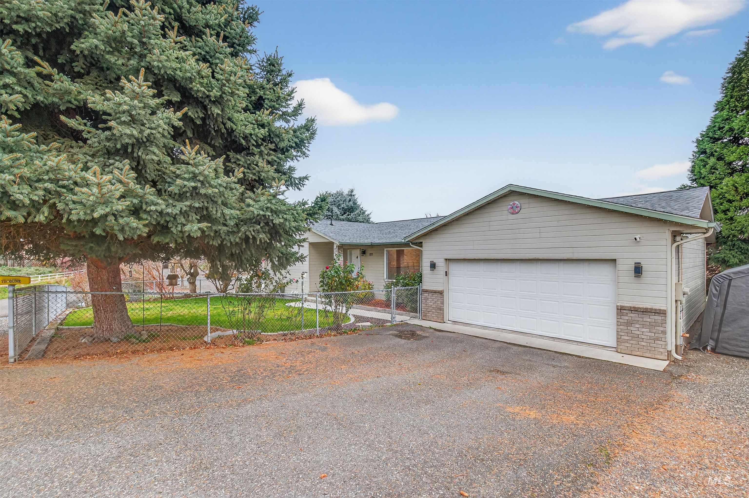 1373 Toby Lane Clarkston, WA 99403 - Photo 2 of 47