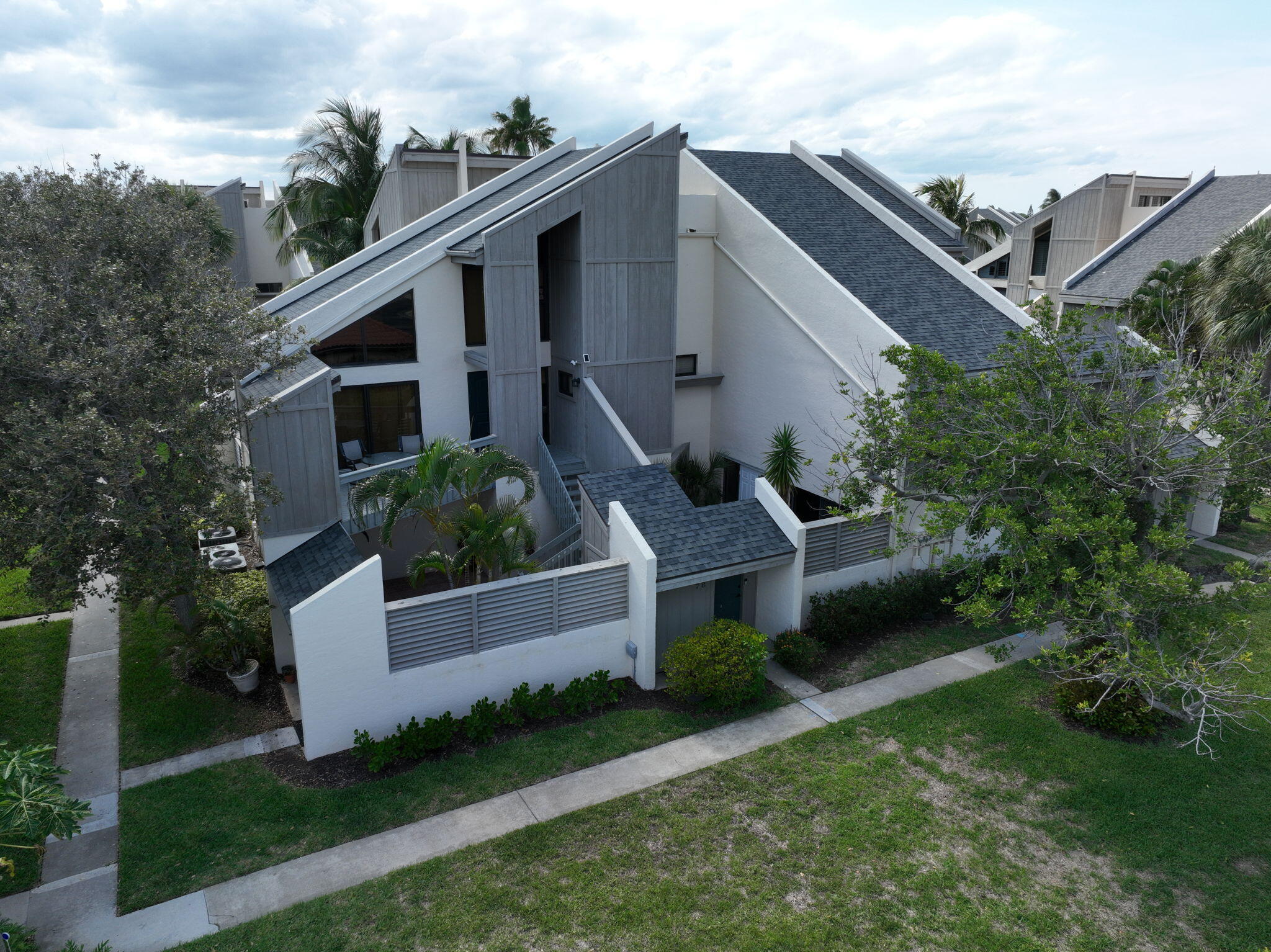 1605 Highway 1, Unit 7B Jupiter, FL 33477 - Photo 5 of 37 4-web-or-mls-1605 US 1 7B-22