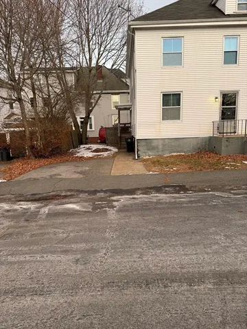 $2,500 | 56 Sheridan Street, Unit 1, Haverhill, MA 01830