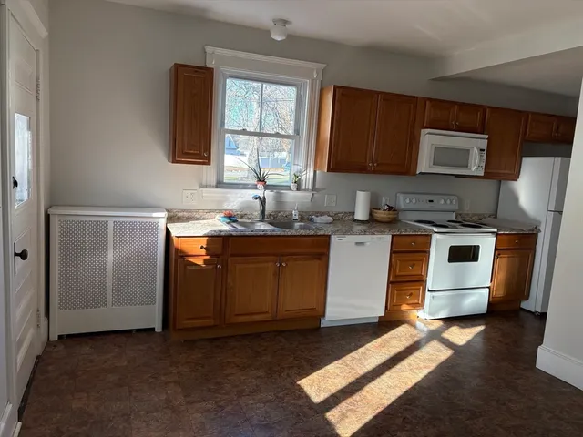 $2,500 | 56 Sheridan Street, Unit 1, Haverhill, MA 01830