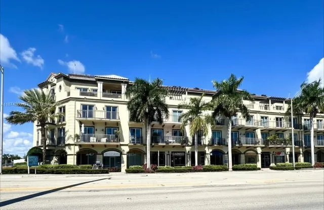 $335,000 | 2631 Northeast 14th Avenue, Unit 309, Wilton Manors, FL 33334