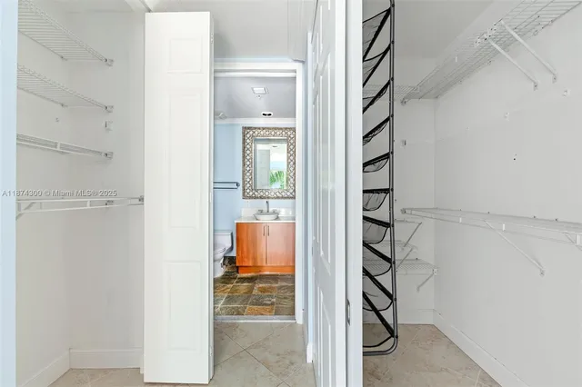 $335,000 | 2631 Northeast 14th Avenue, Unit 309, Wilton Manors, FL 33334