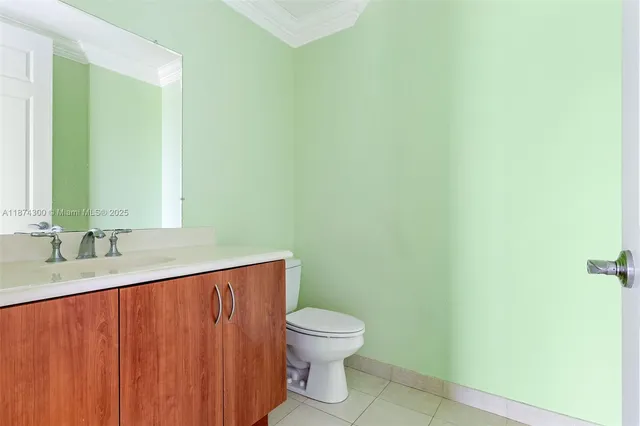 $335,000 | 2631 Northeast 14th Avenue, Unit 309, Wilton Manors, FL 33334