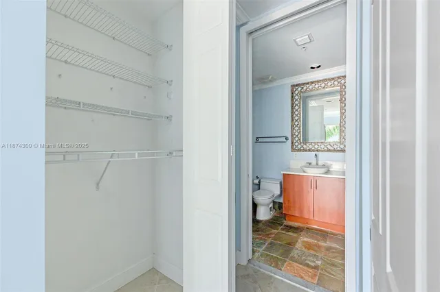 $335,000 | 2631 Northeast 14th Avenue, Unit 309, Wilton Manors, FL 33334