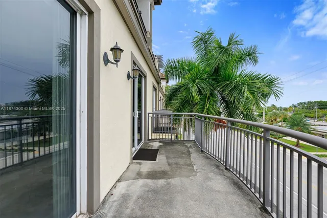 $335,000 | 2631 Northeast 14th Avenue, Unit 309, Wilton Manors, FL 33334