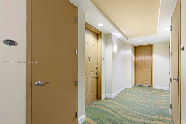 $335,000 | 2631 Northeast 14th Avenue, Unit 309, Wilton Manors, FL 33334