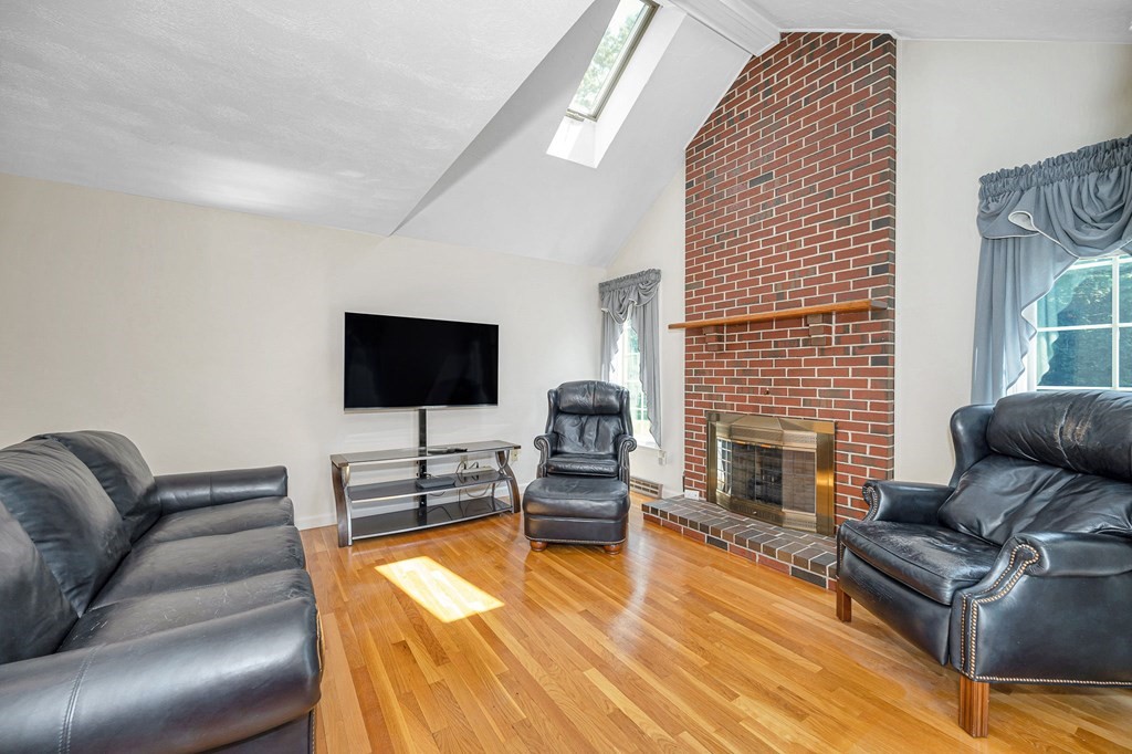 22 Kelshill Road Chelmsford, MA 01863 - Photo 8 of 42 Gallery Image 8