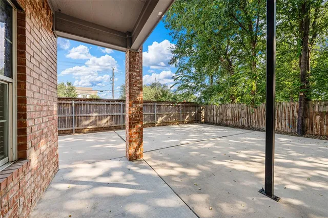 a view of a yard with street