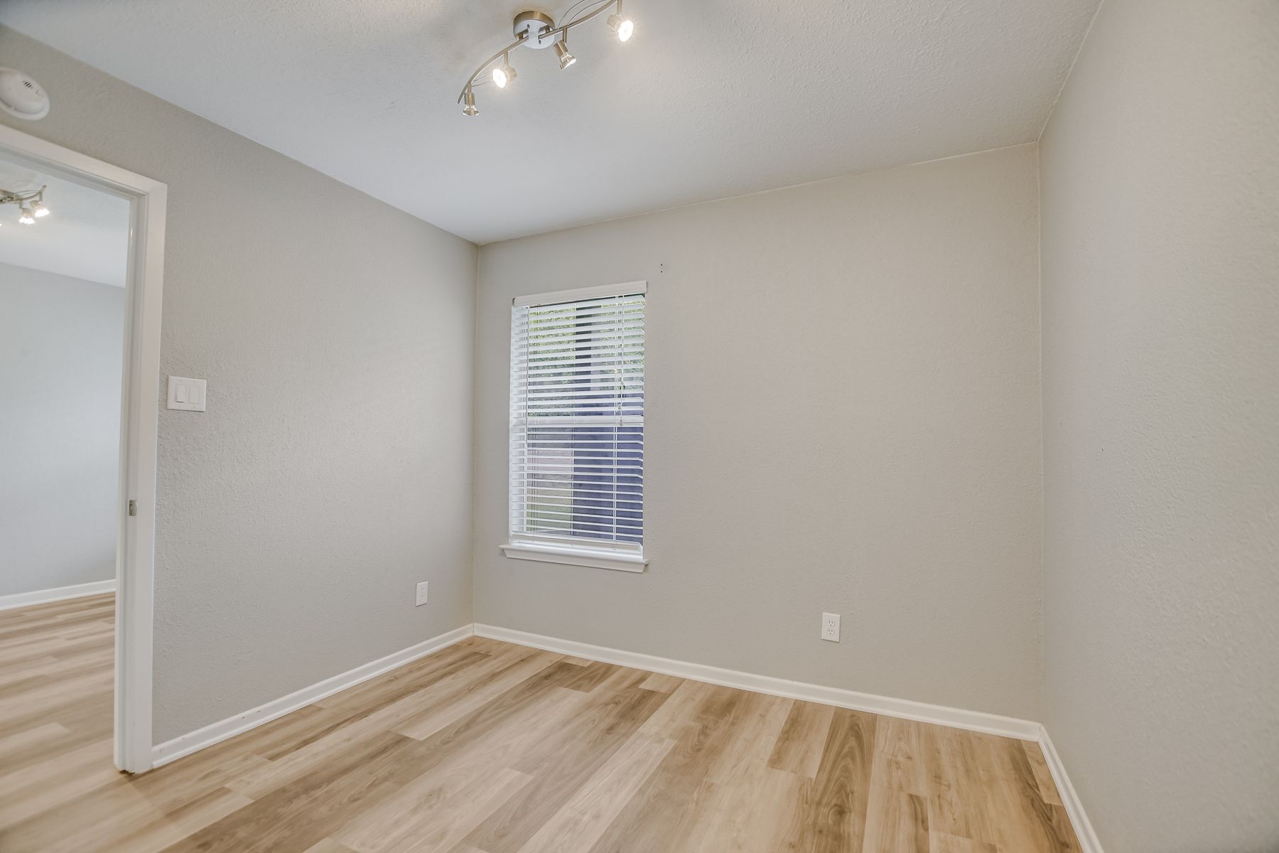 3204 Menchaca Road, Unit 313 Austin, TX 78704 - Photo 10 of 18 Gallery Image 10