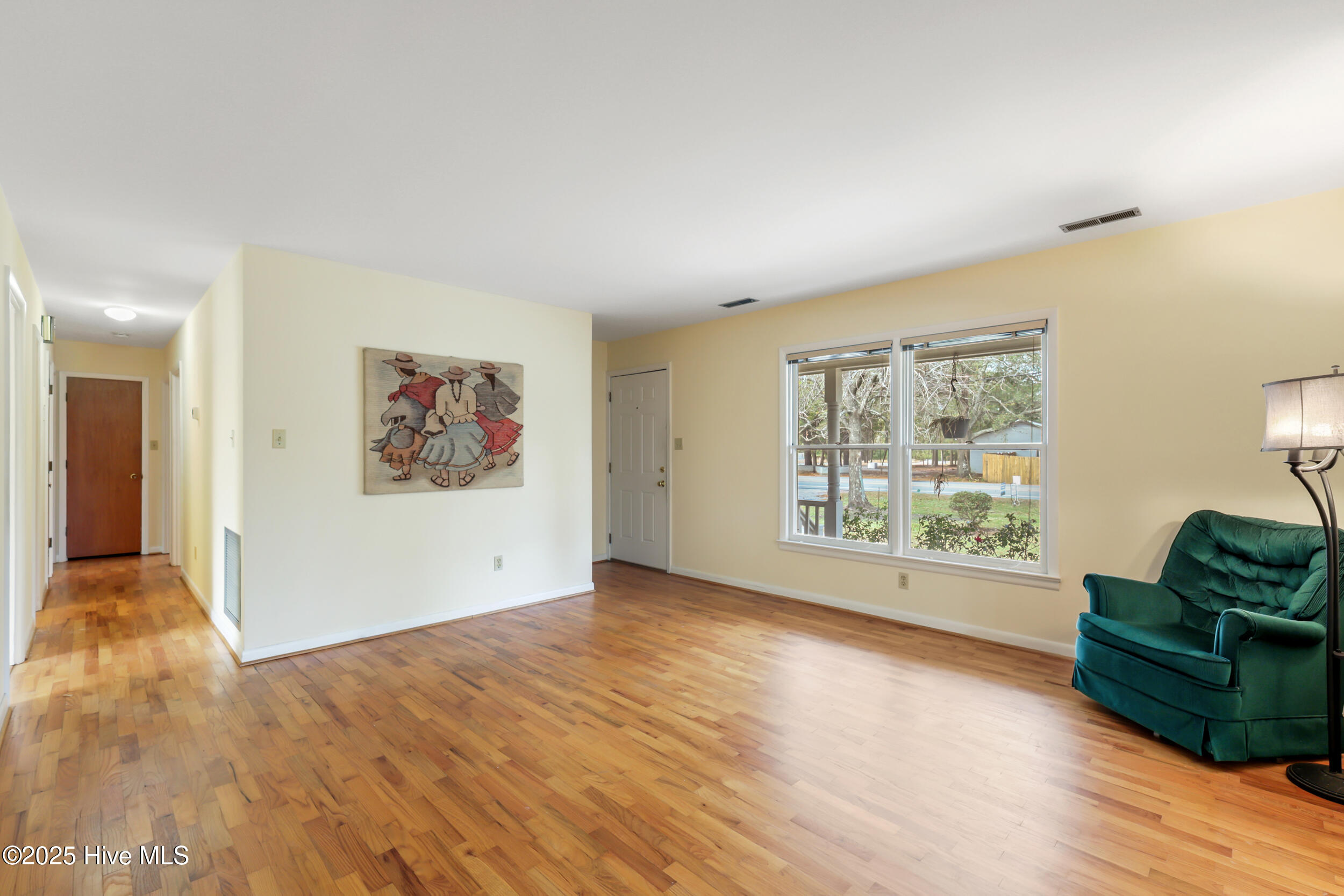 4641 Masonboro Loop Road Wilmington, NC 28409 - Photo 9 of 42 Living room