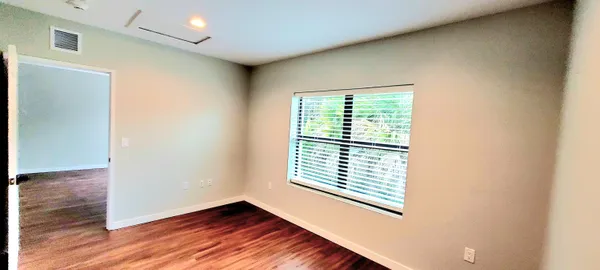 $2,000 | 11810 Southeast Dixie Highway, Unit 1, Hobe Sound, FL 33455