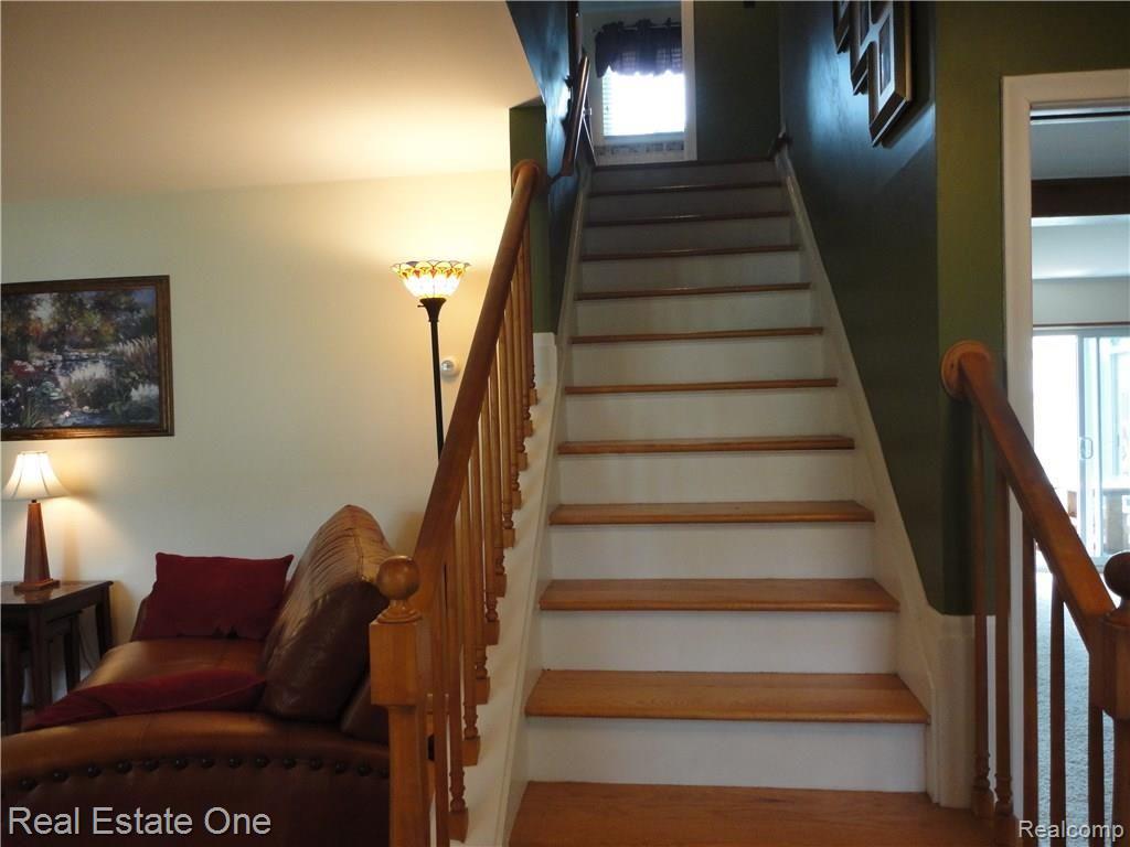 32305 Baintree Road Farmington Hills, MI 48334 - Photo 46 of 53