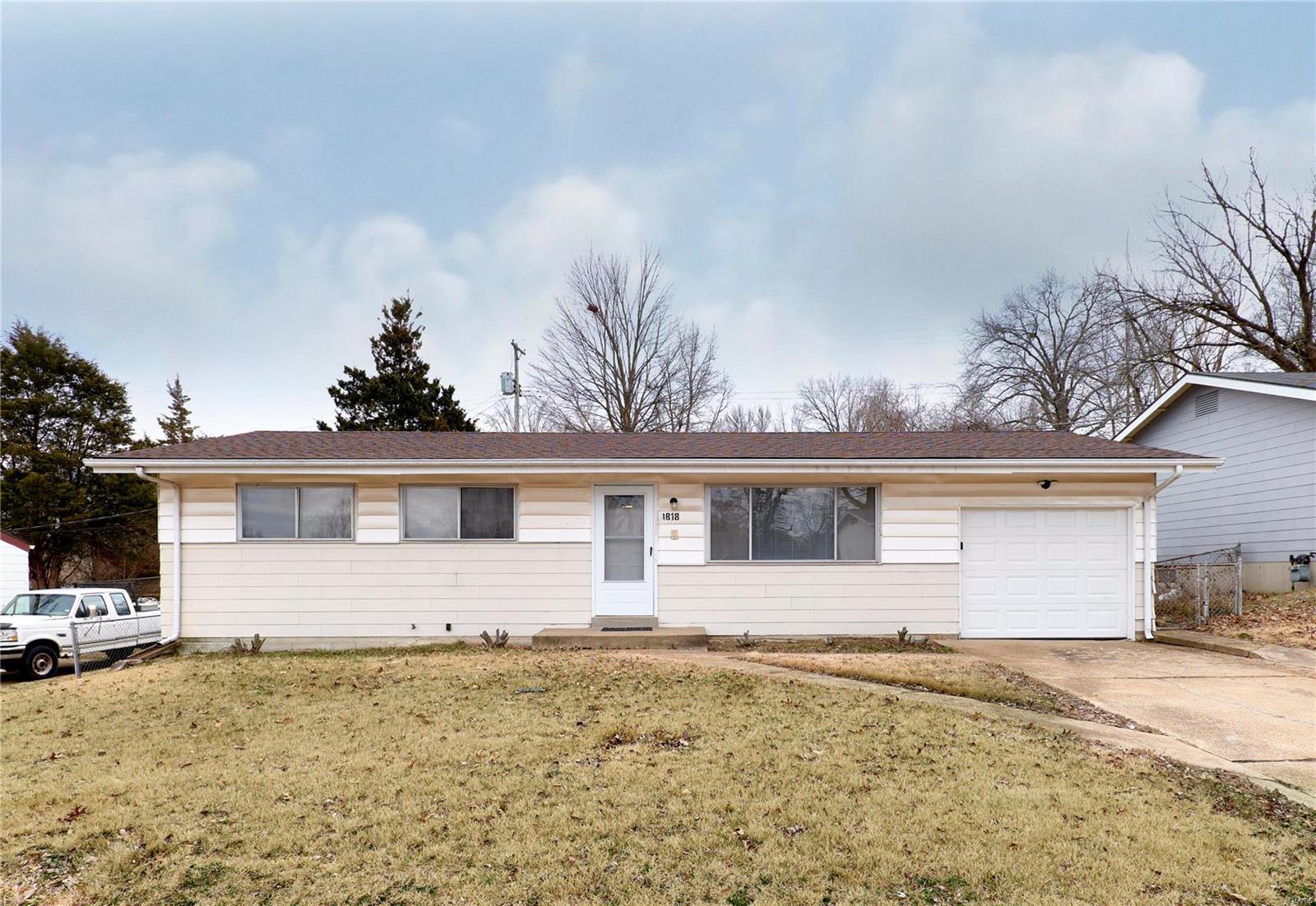 1818 Hudson Road St. Louis, MO 63136 - Photo 1 of 24