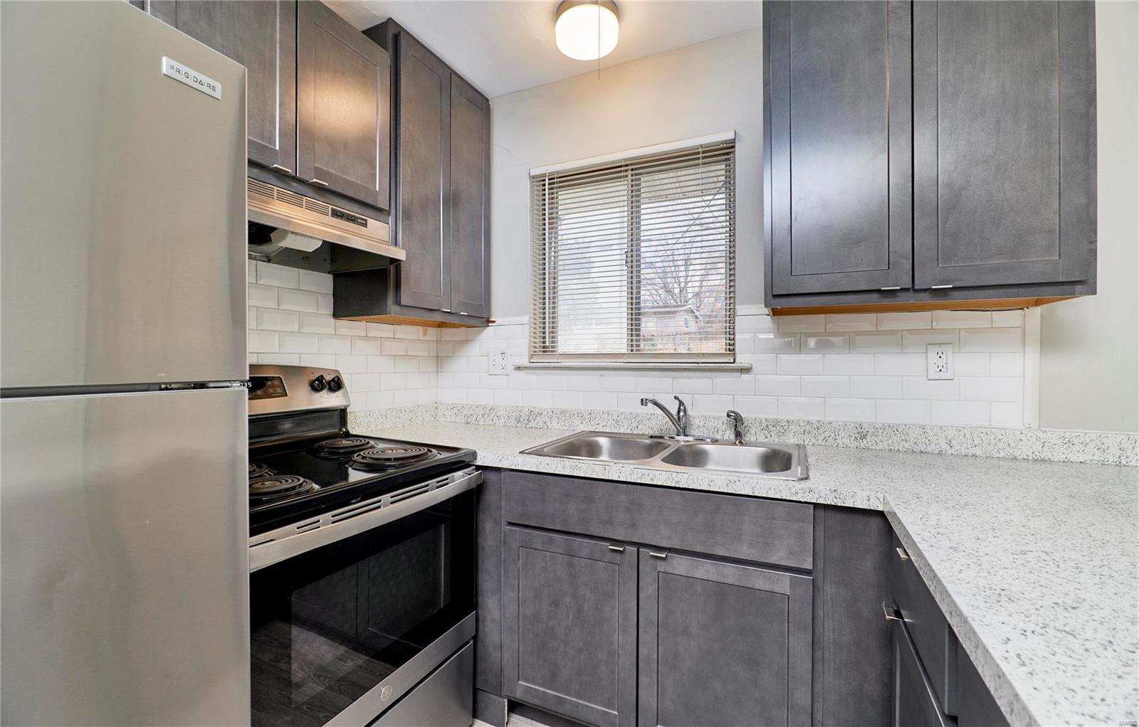 1818 Hudson Road St. Louis, MO 63136 - Photo 12 of 24