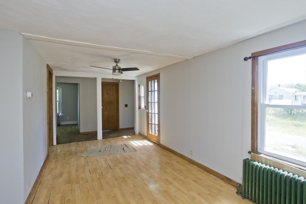135 Lucerne Road Springfield, MA 01119 - Photo 7 of 40