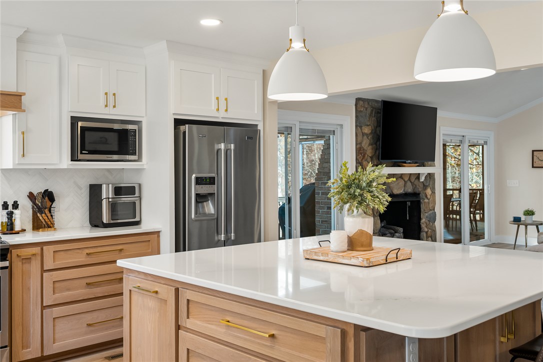 425 Graham Road Anderson, SC 29625 - Photo 14 of 49 Modern lighting