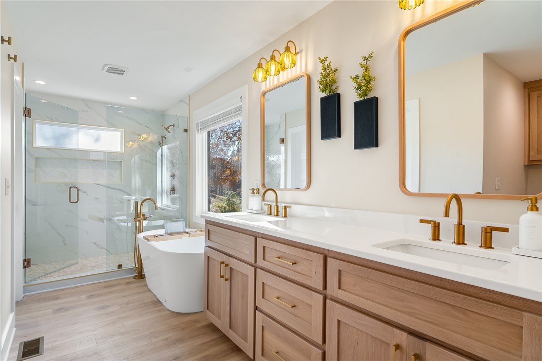 425 Graham Road Anderson, SC 29625 - Photo 23 of 49 Luxurious primary bathroom!