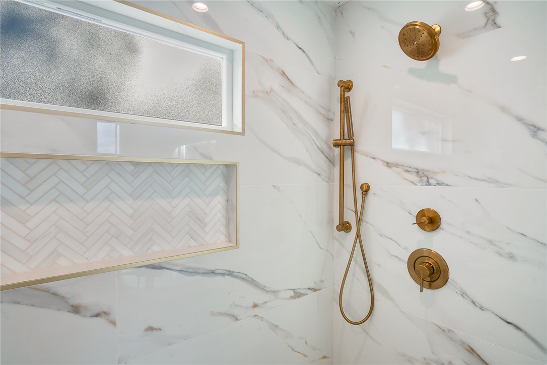 425 Graham Road Anderson, SC 29625 - Photo 26 of 49 Spa like shower