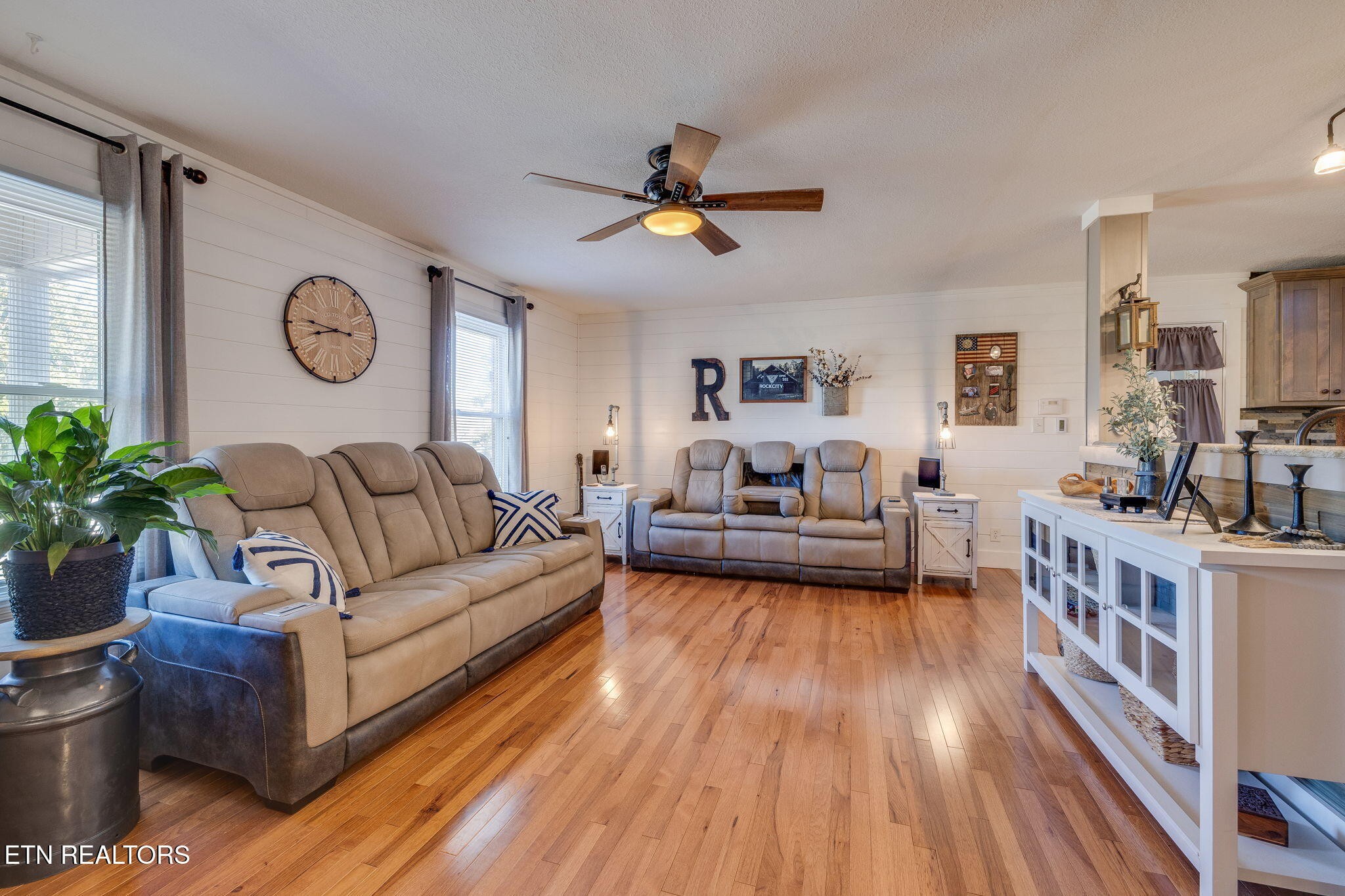 120 Rench Road Kingston, TN 37763 - Photo 4 of 21 a living room with furniture and a wooden floor