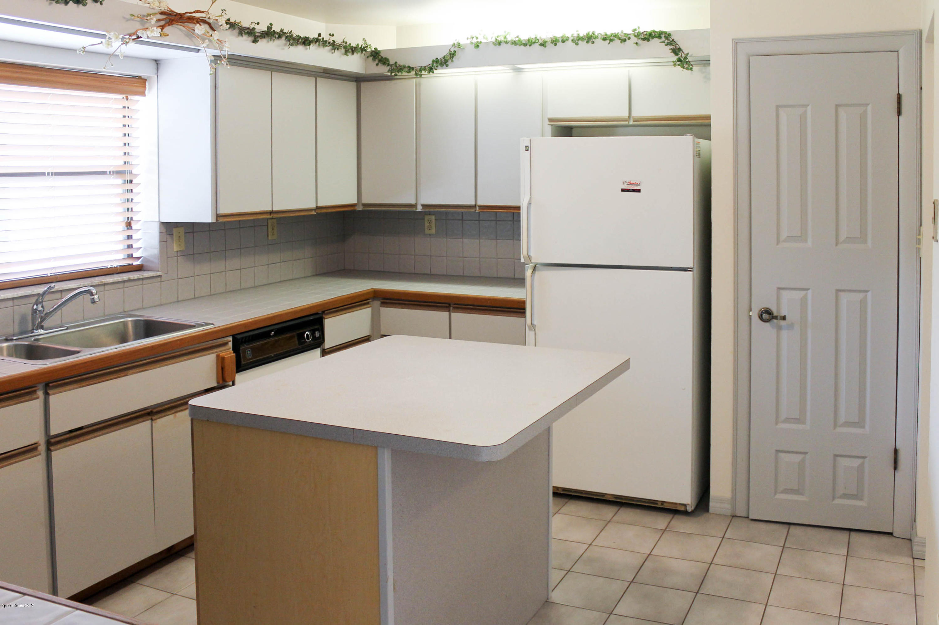 965 East Crisafulli Road Merritt Island, FL 32953 - Photo 8 of 35 Main House Kitchen