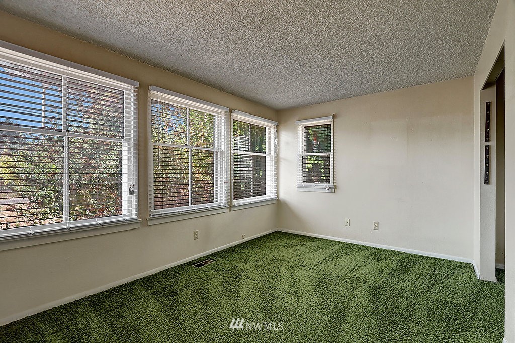1708 Rockefeller Avenue Everett, WA 98201 - Photo 5 of 11