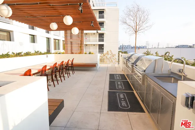 $2,811 | 200 Mesnager Street, Unit 343, Los Angeles, CA 90012