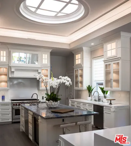 $30,000 | 210 South Westgate Avenue, Los Angeles, CA 90049