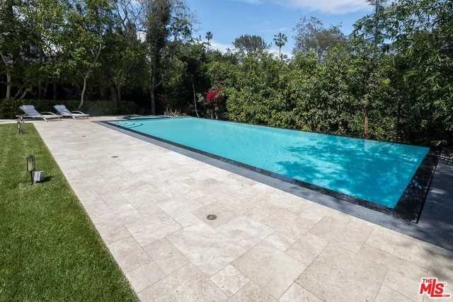 $30,000 | 210 South Westgate Avenue, Los Angeles, CA 90049