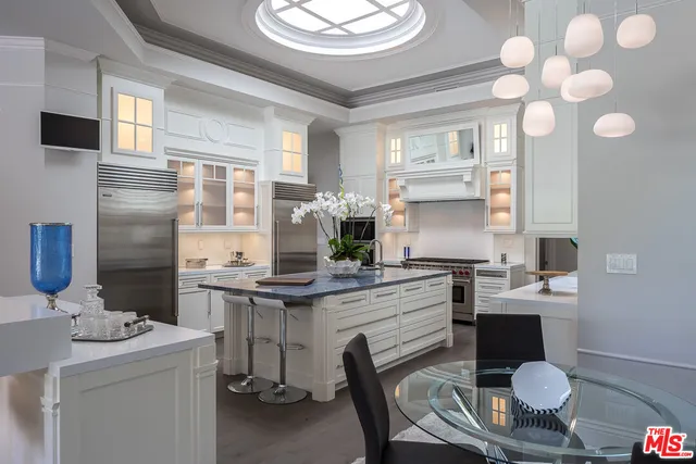 $30,000 | 210 South Westgate Avenue, Los Angeles, CA 90049