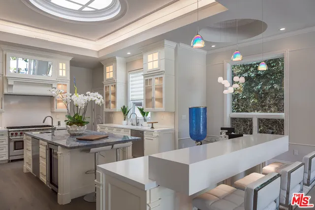 $30,000 | 210 South Westgate Avenue, Los Angeles, CA 90049