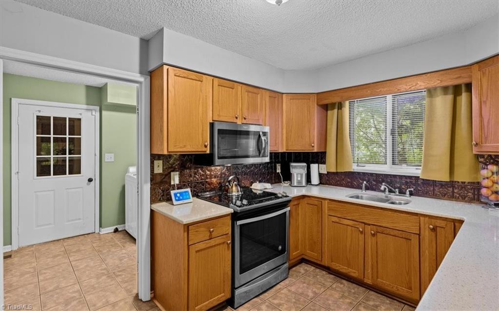 2016 Ledford Road Greensboro, NC 27406 - Photo 12 of 49
