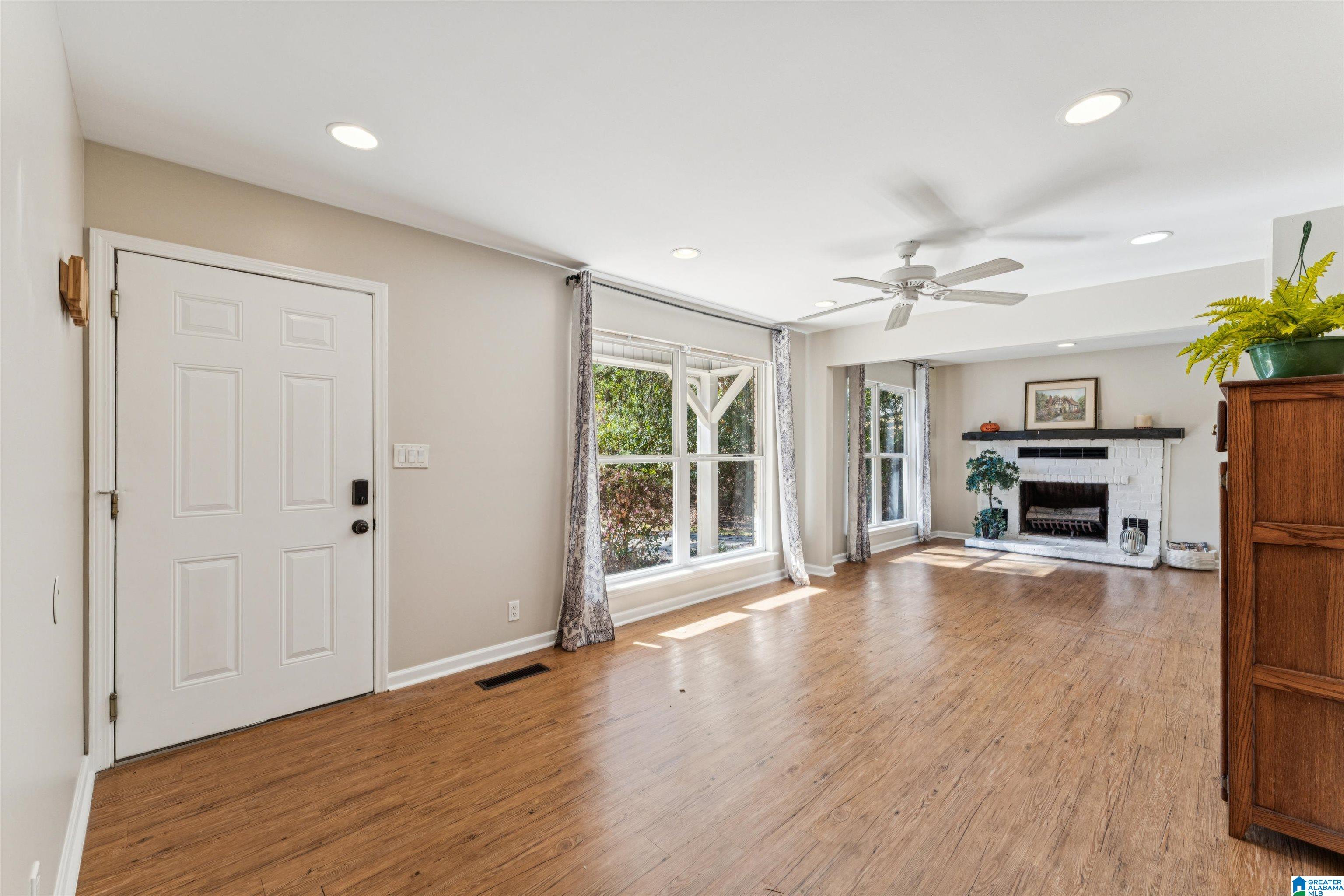 1238 Bennett Drive Alabaster, AL 35007 - Photo 9 of 43