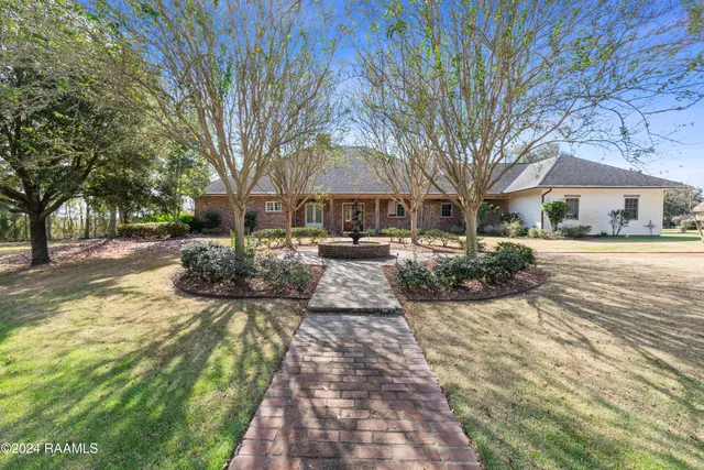 $950,000 | 6021 Mermentau Drive, Youngsville, LA 70592
