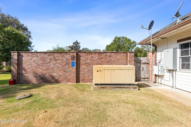 $950,000 | 6021 Mermentau Drive, Youngsville, LA 70592