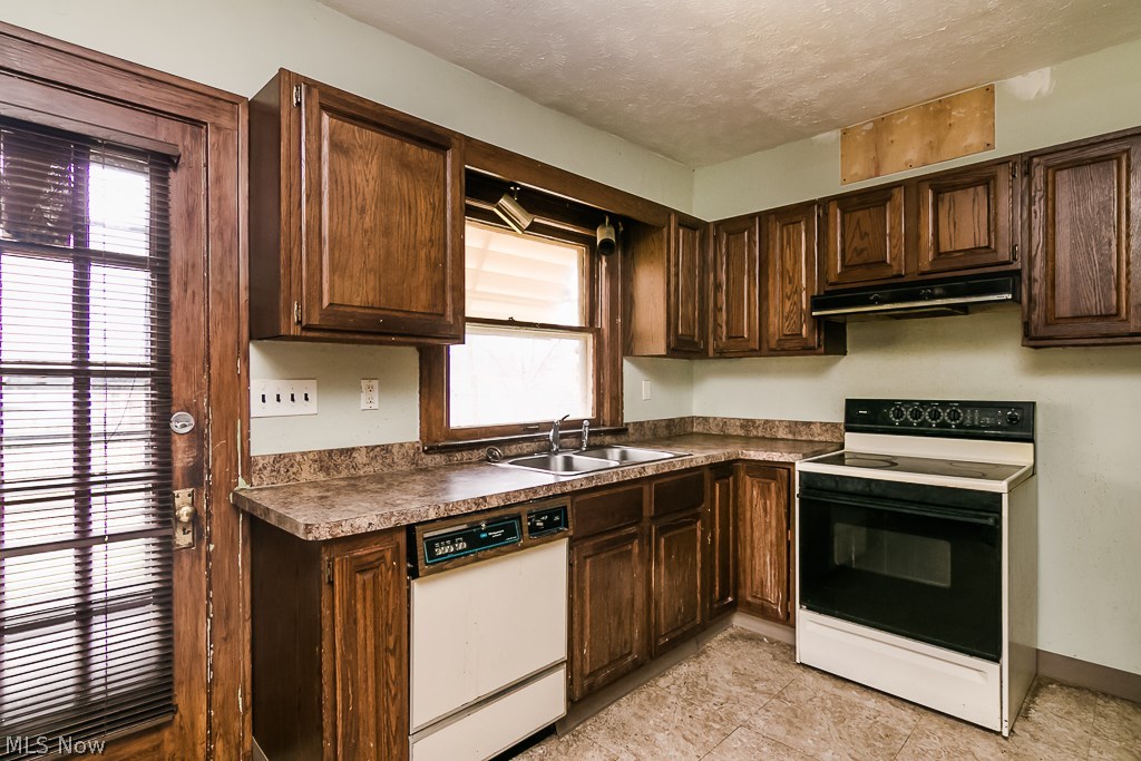4001 Delmore Road Cleveland Heights, OH 44121 - Photo 11 of 35
