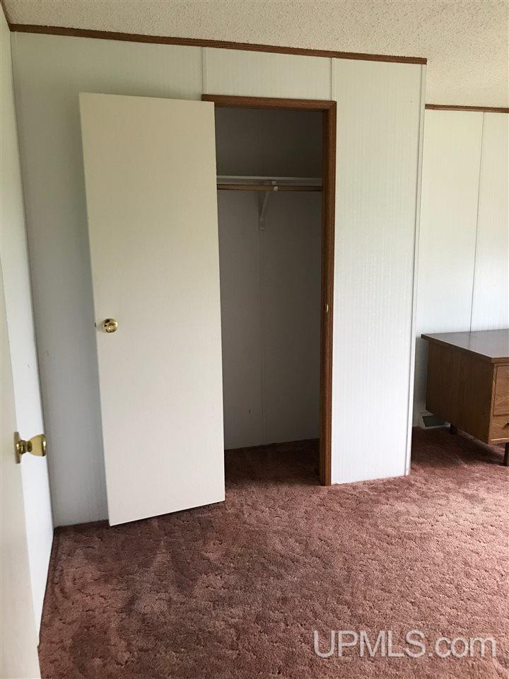 8502 M.5 Road Gladstone, MI 49837 - Photo 18 of 33