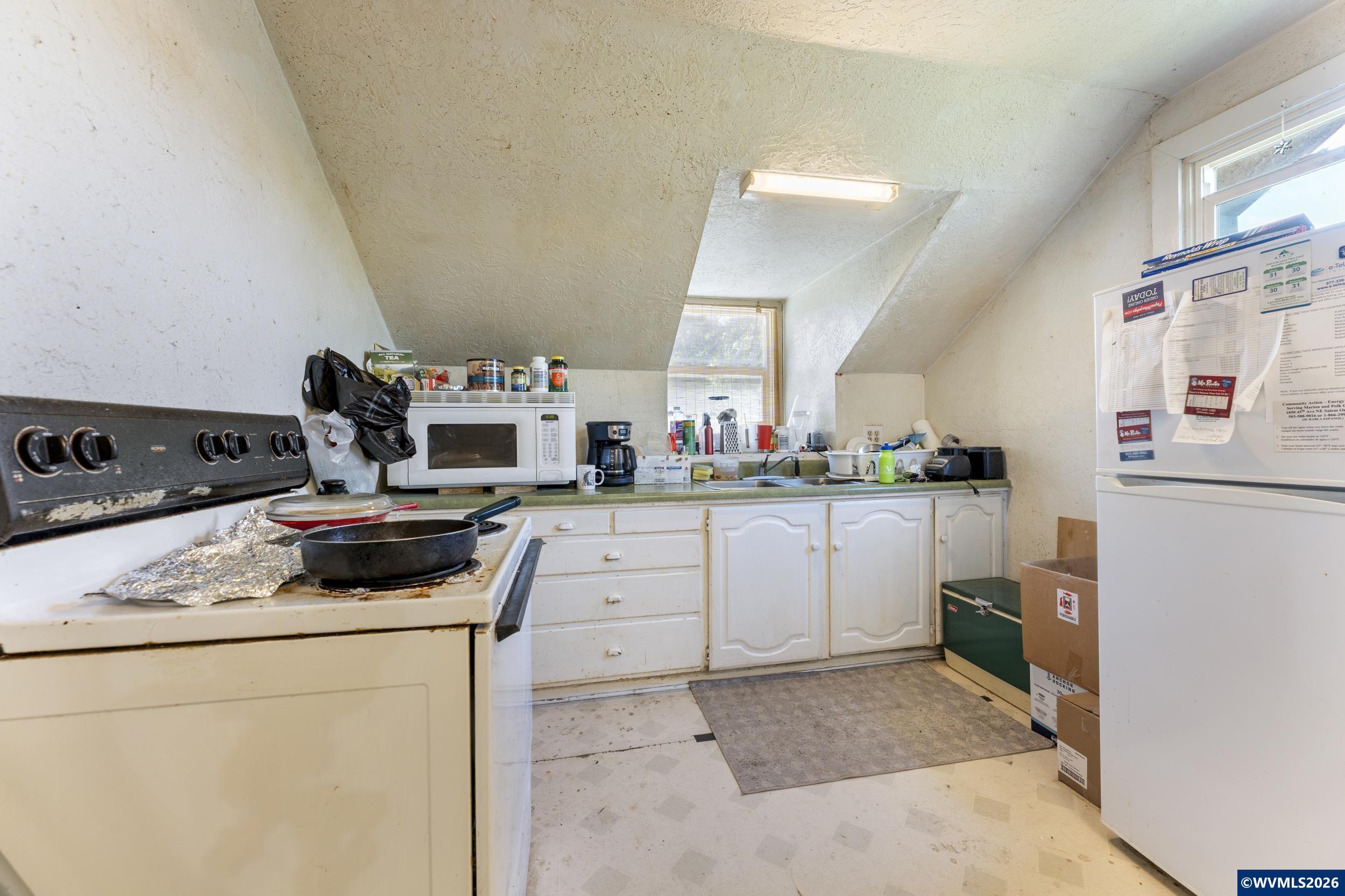 2328 State Street Salem, OR 97301 - Photo 10 of 23