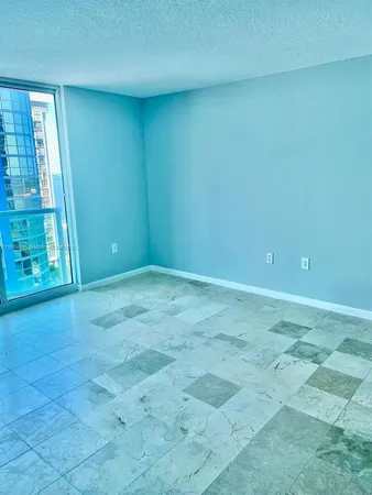 $3,100 | 2101 Brickell Avenue, Unit 1105, Miami, FL 33129
