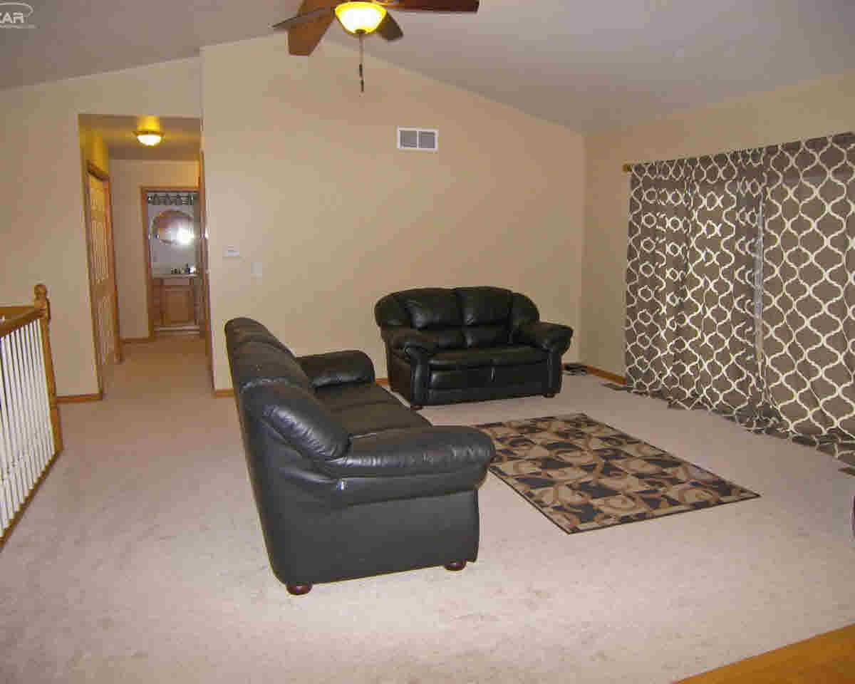 85 East Barnes Road Fostoria, MI 48435 - Photo 3 of 13 21292901-2.JPG