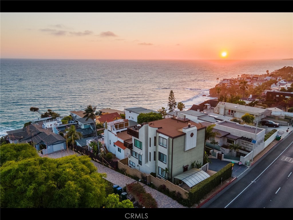 32041 Point Place Laguna Beach, CA 92651 - Photo 3 of 59