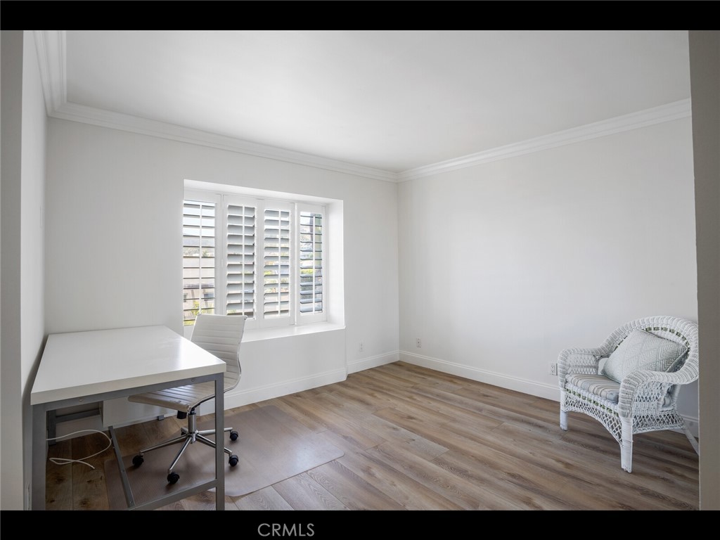 32041 Point Place Laguna Beach, CA 92651 - Photo 32 of 59 a workspace with furniture and a window