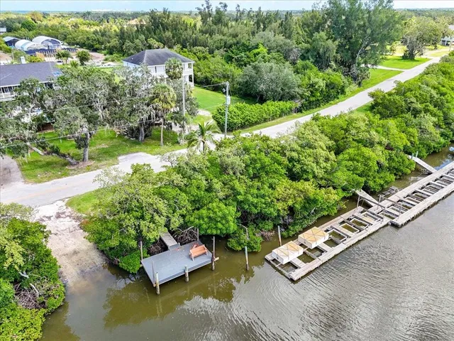 $599,999 | 107 Tillett Place, Terra Ceia, FL 34250