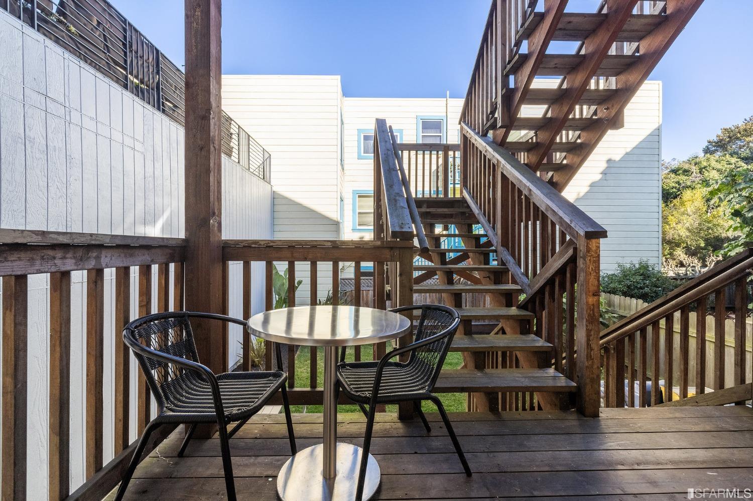 558 Central Avenue San Francisco, CA 94117 - Photo 20 of 23 a view of a chairs on the roof deck