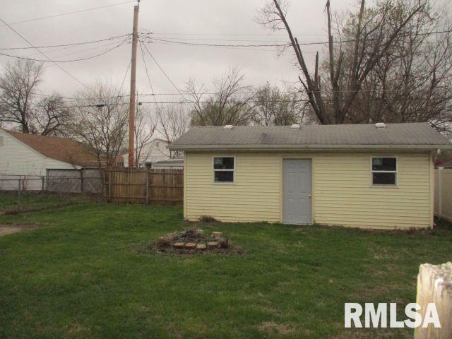 1409 South 9th Street Pekin, IL 61554 - Photo 11 of 14