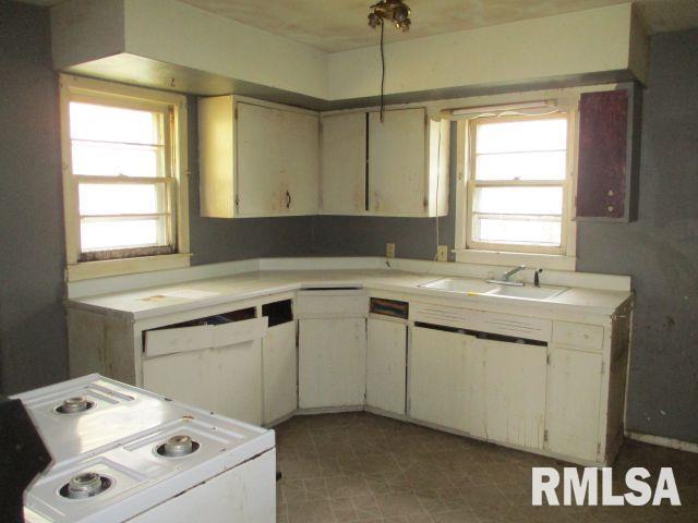 1409 South 9th Street Pekin, IL 61554 - Photo 3 of 14