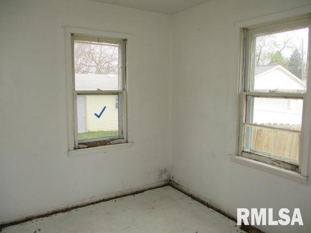 1409 South 9th Street Pekin, IL 61554 - Photo 7 of 14